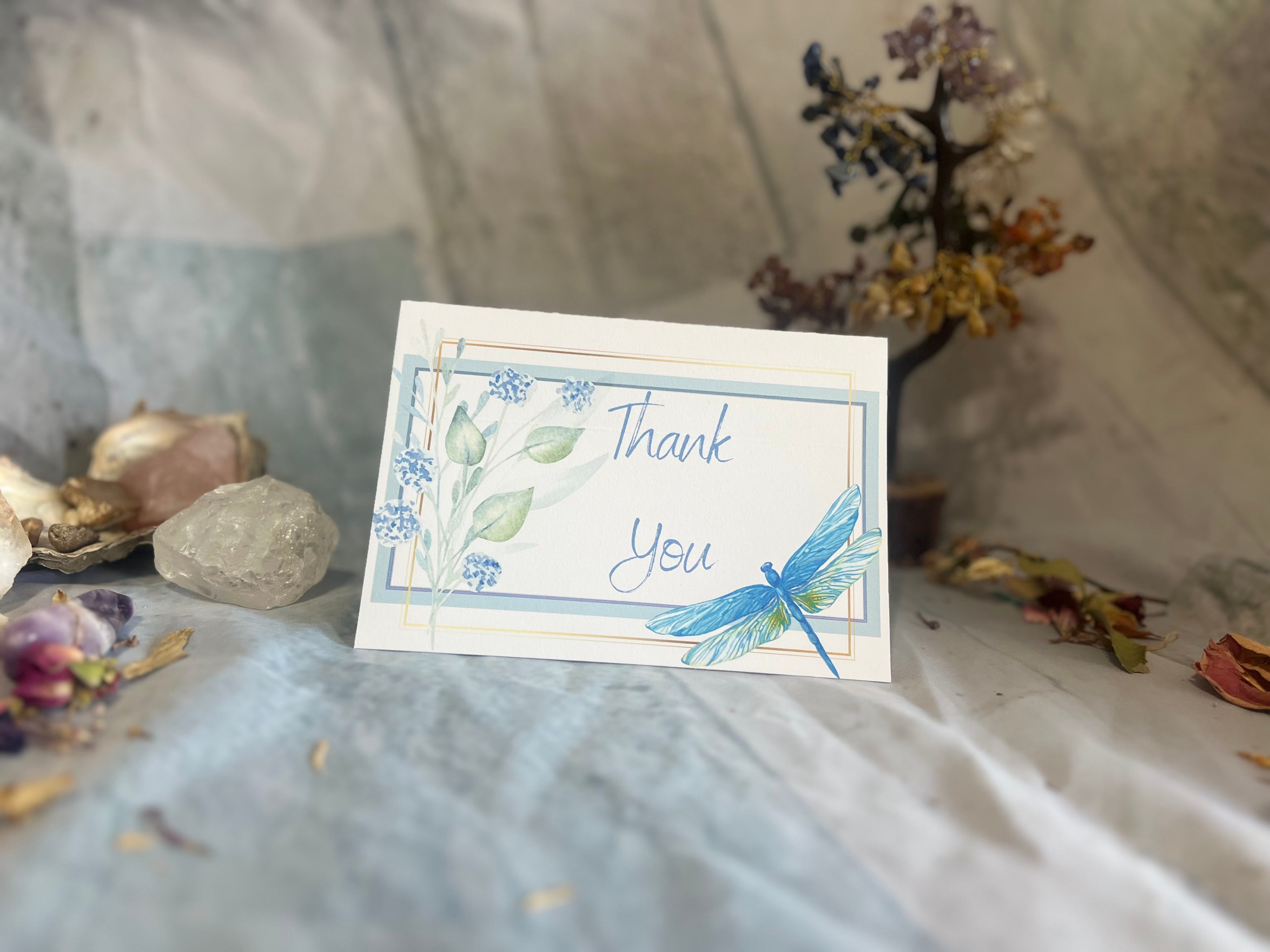 Printable thankyou card measuring 16.5 cm by 11.5 cm, with an included envelope template