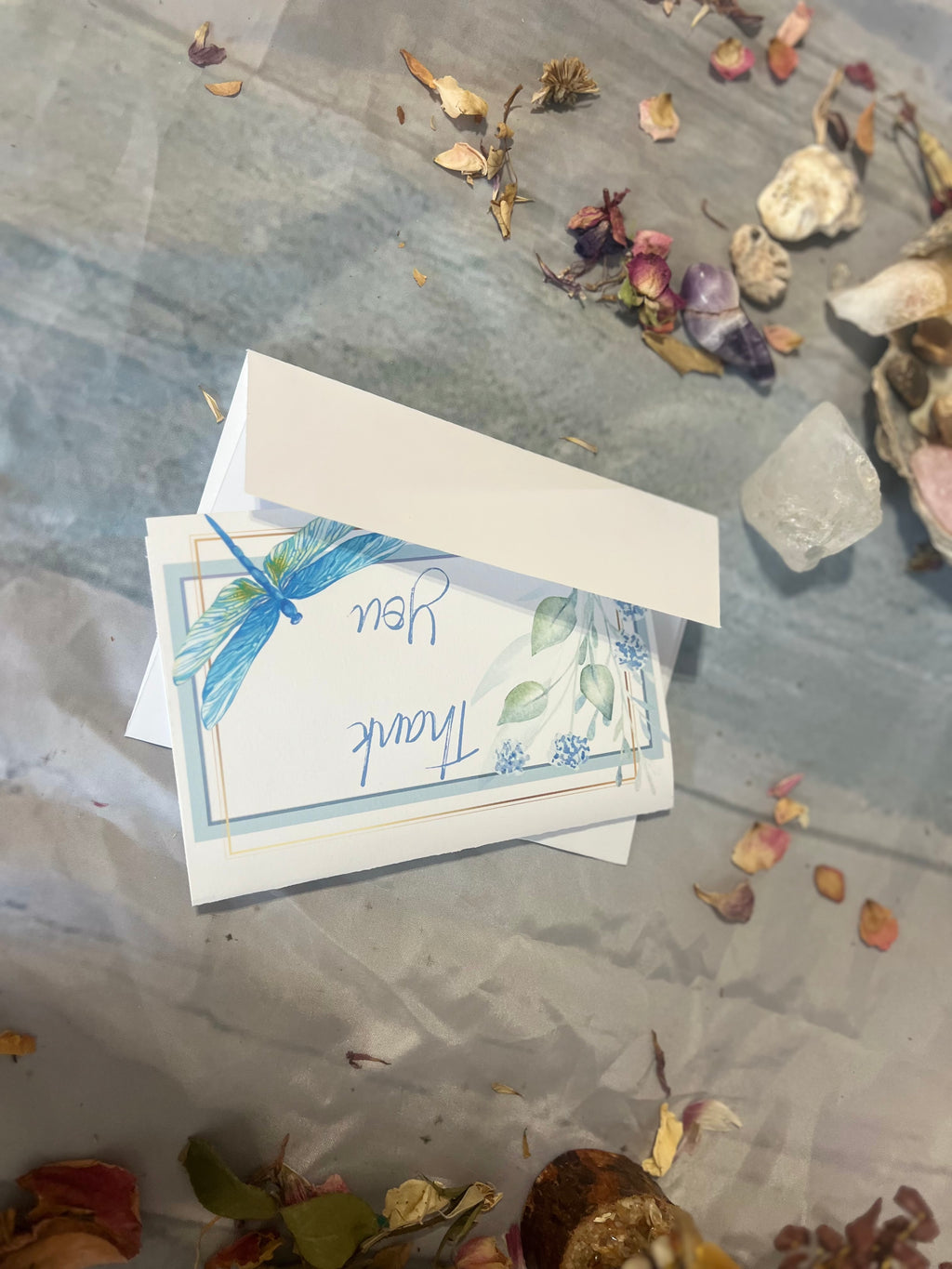 Printable thankyou card measuring 16.5 cm by 11.5 cm, with an included envelope template